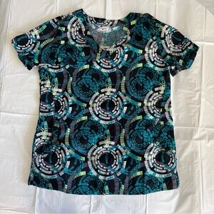 Woman’s Scrub Top M